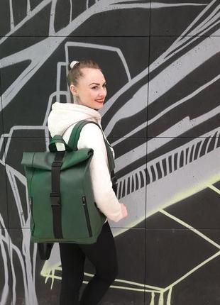 Rolltop рюкзак / экокожа / стильный женский зеленый рюкзак под ноутбук7 фото