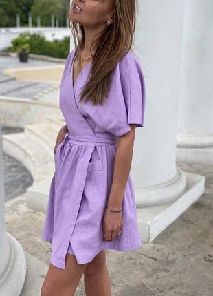 Короткое льняное лиловое платье на запах3 фото