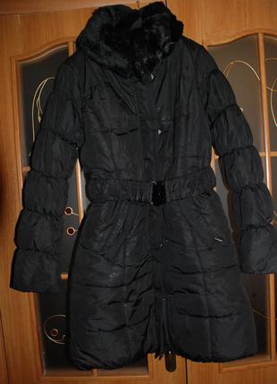 Пальто черное зимнее с меховым воротником4 фото