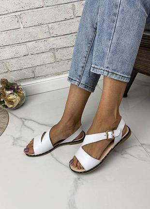 Босоніжки на танкетці натуральна шкіра