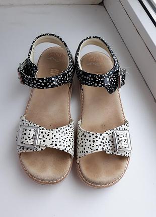 Босоніжки clarks