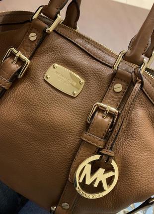 Кожаная большая сумка michael kors7 фото