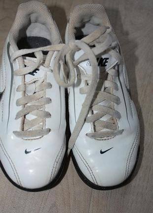 Кожаные кроссовки ф.nike .р-28,5 в отличном состояние