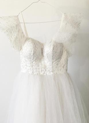 Свадебное платье с рукавчиками блестящее2 фото
