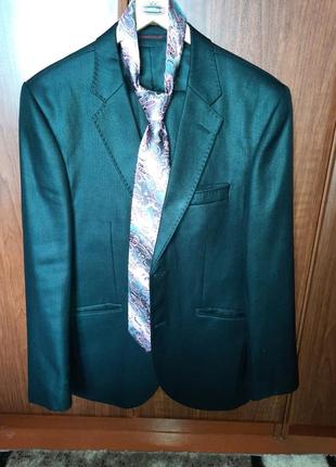 Класический мужской костюм.
