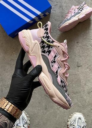 Жіночі кросівки