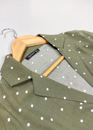 Блуза в горошок кольору хакі з v-подібним вирізом queen6 фото