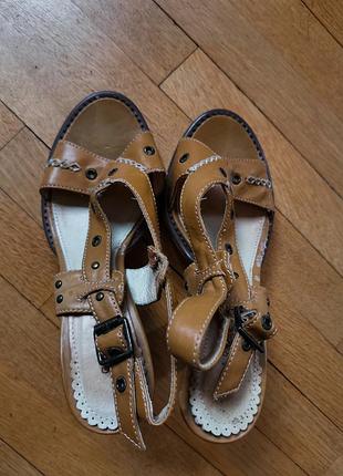Кожаные летние босоножки