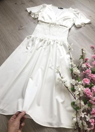 Класне літній біле плаття