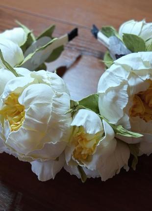 Вишуканий віночок з фоамірану у вигляді піоновидної троянди.2 фото