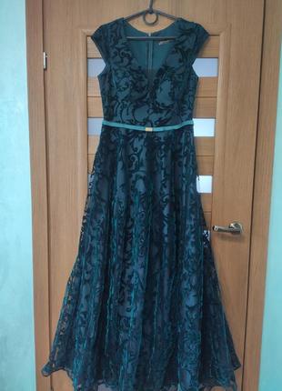 Вечірня сукня зеленого темного кольору ( переливається в чорній)