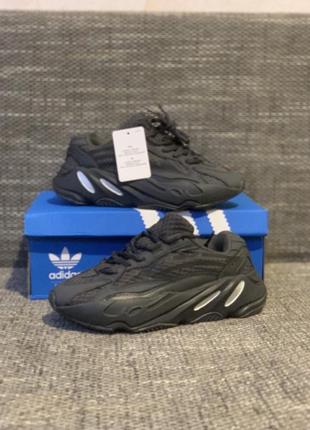 Adidas yeezy 700 v2 серии