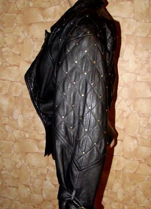 Оригинальная кожаная куртка(косуха) в заклепках (р.р.m,l,xl)4 фото