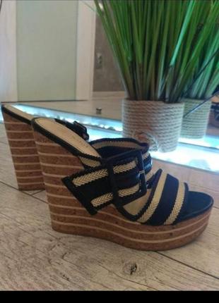 Крутые мегаудобные шлепки.