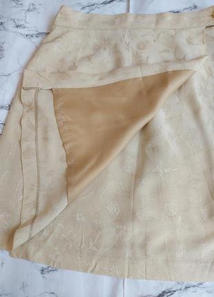 Шикарная юбка на запах бежевая в цветочный принт вишивка6 фото