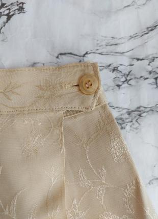 Шикарная юбка на запах бежевая в цветочный принт вишивка5 фото