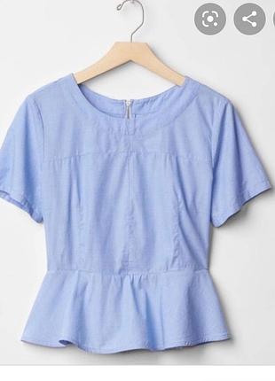 Топ з короткими рукавами на блискавці ззаду і з баскою