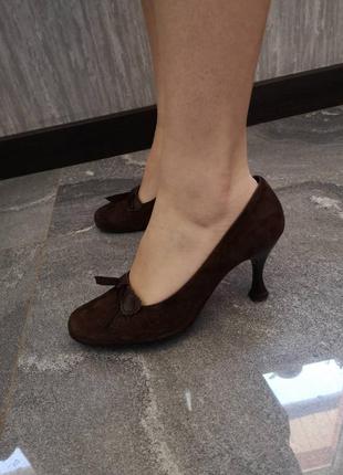 Туфли из натуральной замши каблук киттен хилc kitten heels1 фото