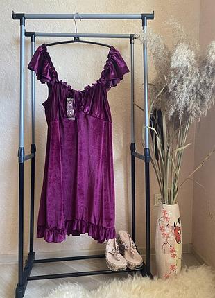 Бархатное мини 20р с красивым лифом.boohoo