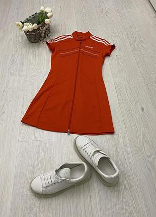 Спортивное платье adidas на молнии с лампасами