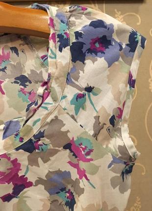 Очень красивая и стильная брендовая блузка в цветах..100% коттон.4 фото