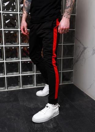 Мужские спортивные штаны брюки на весну осень черные с красной полосой1 фото