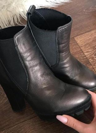 Шкіряні  ботільйони нат.шкіра 36розмір 23.5см. обмен