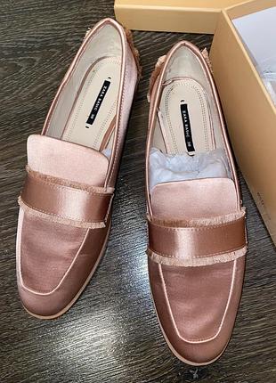 Туфли лоферы зара новые пудровые