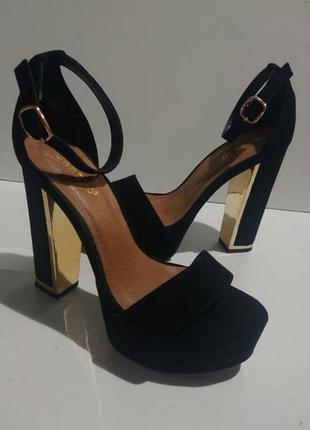 Фірмові босоніжки з сша . bamboo