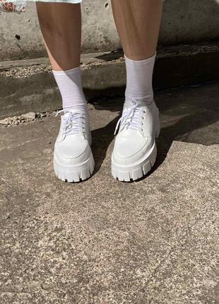 Кожаные белые туфли на массивной подошве 🔥3 фото