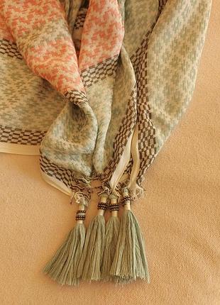 Палантин, платок, шарф  с кистями