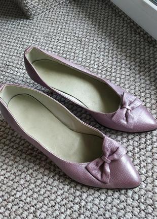 Вінтажні рожевенькі туфельки🌸