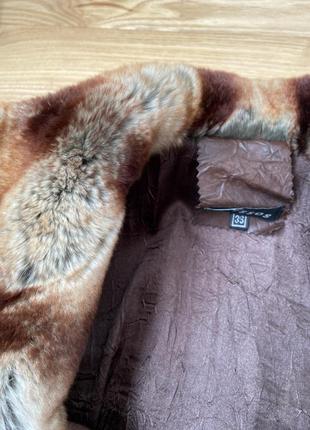 Красивая кожаная куртка с меховой отделкой9 фото