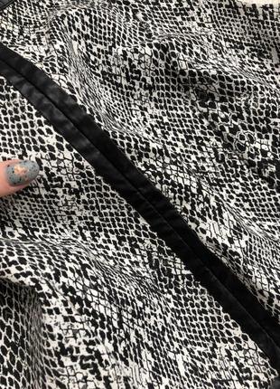 Платье футляр в змеиный принт со вставками из кожзама lindex8 фото