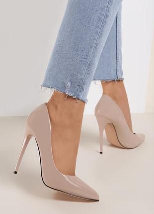 Бежевые туфли