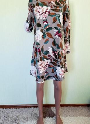 Стильное платье.