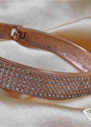 Браслет эффектный