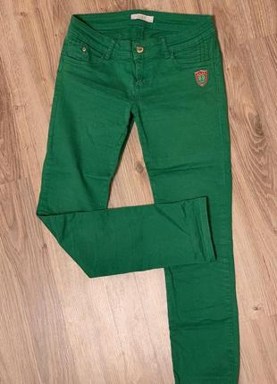 Коттоновые стрейчевые джинсы a.m.n.