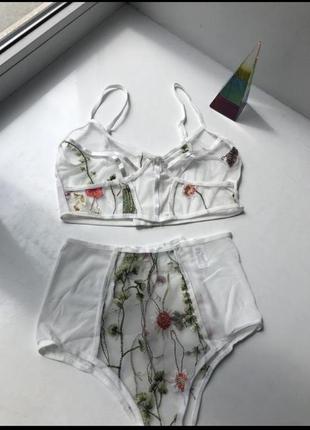 Комплект нижнего белья