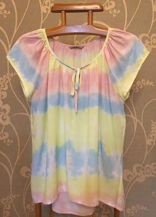 Очень красивая и стильная брендовая разноцветная блузка..100% вискоза.
