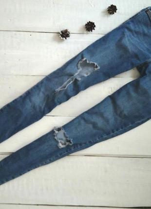 Стильные рваные джинсы3 фото