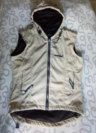 Жилетка, безрукавка