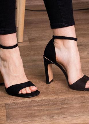 Женские босоножки черные hank 2881