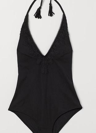 Новий злитий цільний купальник h&m з чашками. розмір m -l