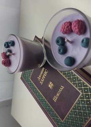 Свеча с ягодами