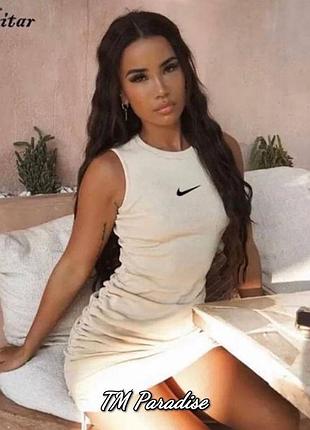 Стильное платье