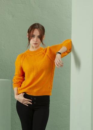 Оранжевый свитер5 фото