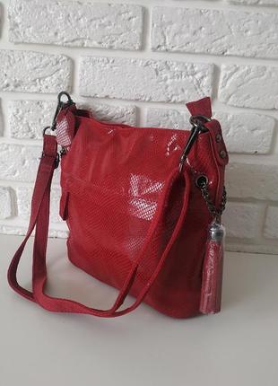 Женская кожаная сумка с лазерным напылением красная