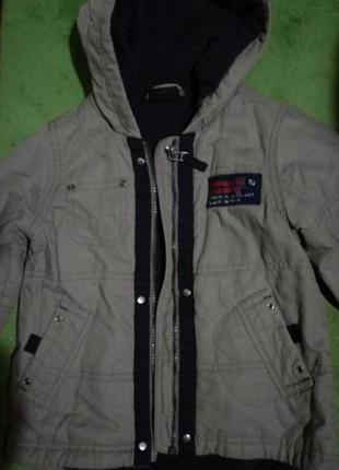 Демисезонная курточка на флисе next  размер 98