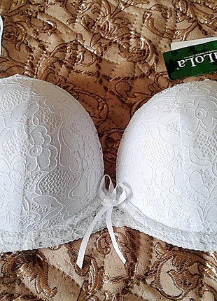 Бюстгальтер на косточках с пуш-ап